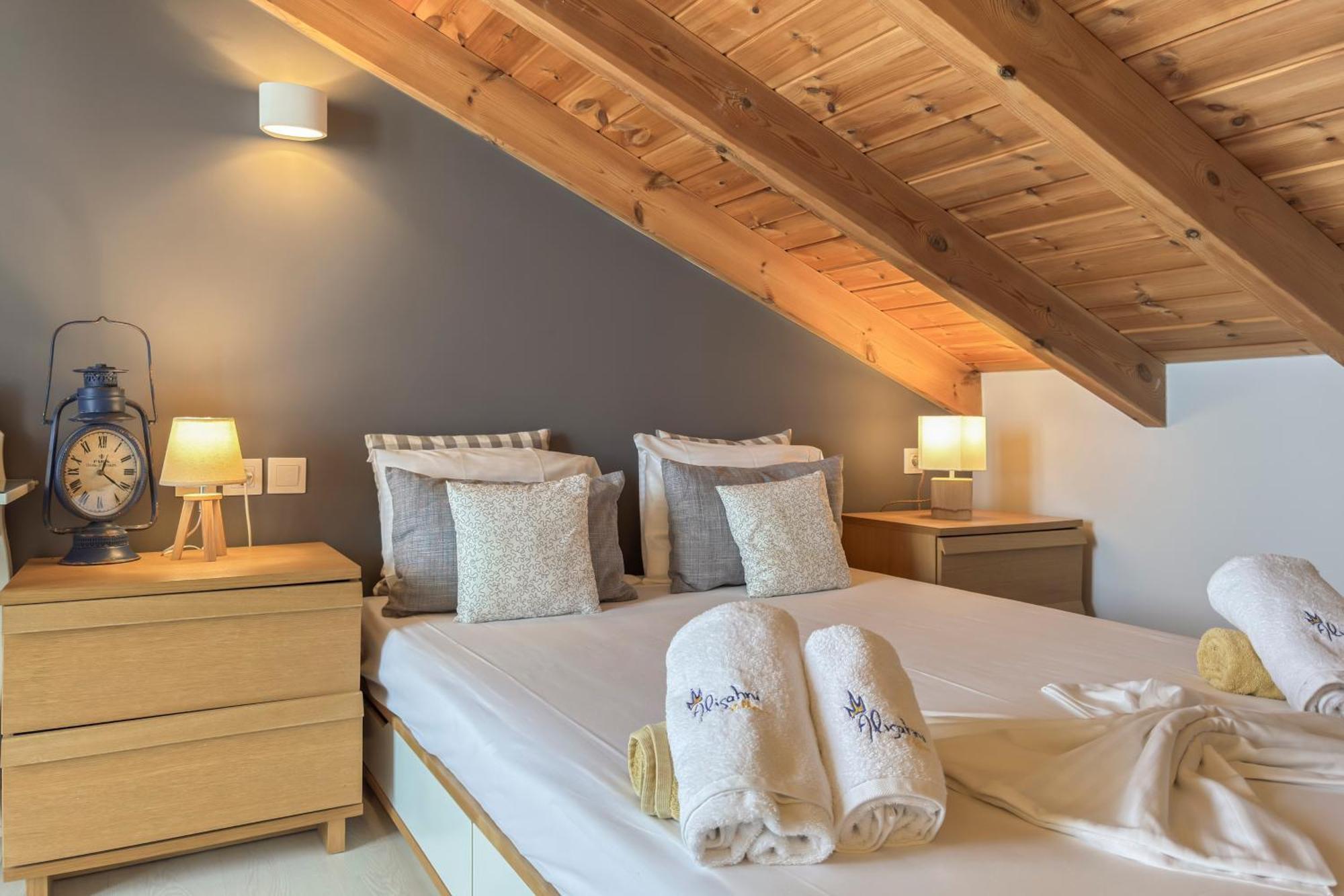 Alisahni Villa & Suite Като Дарацо Екстериор снимка